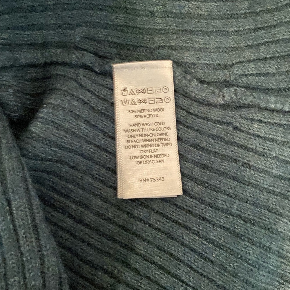 Open back sweater - Picture 2 of 5